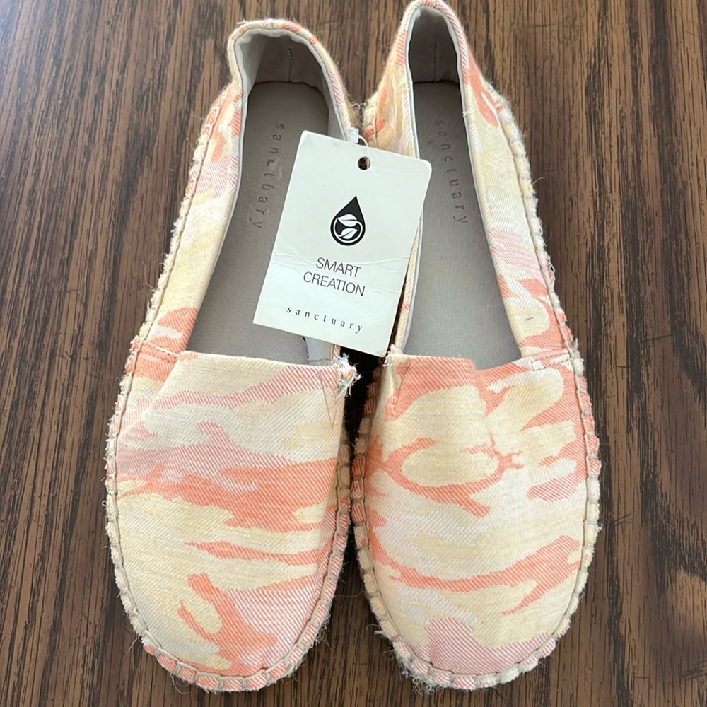 Unique Smart Creation Sanctuary loafers. Size 5